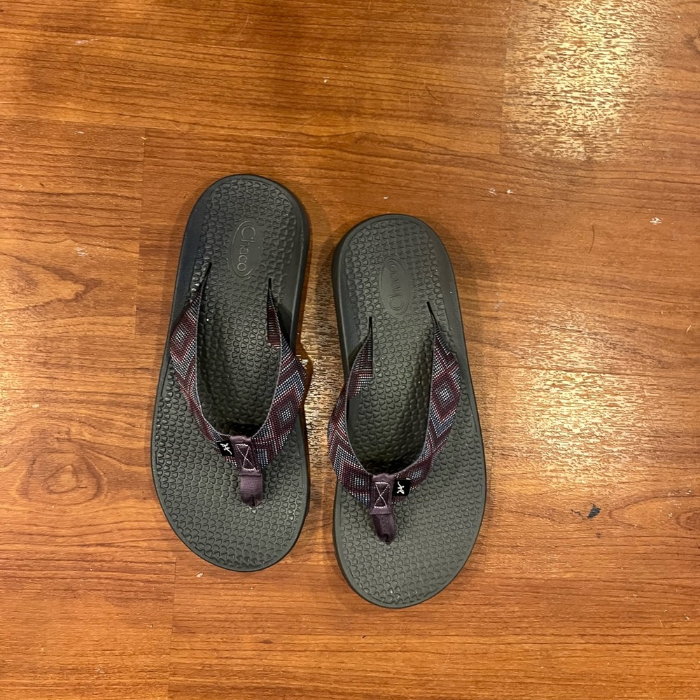 NEW Chacos Flips women’s size 9